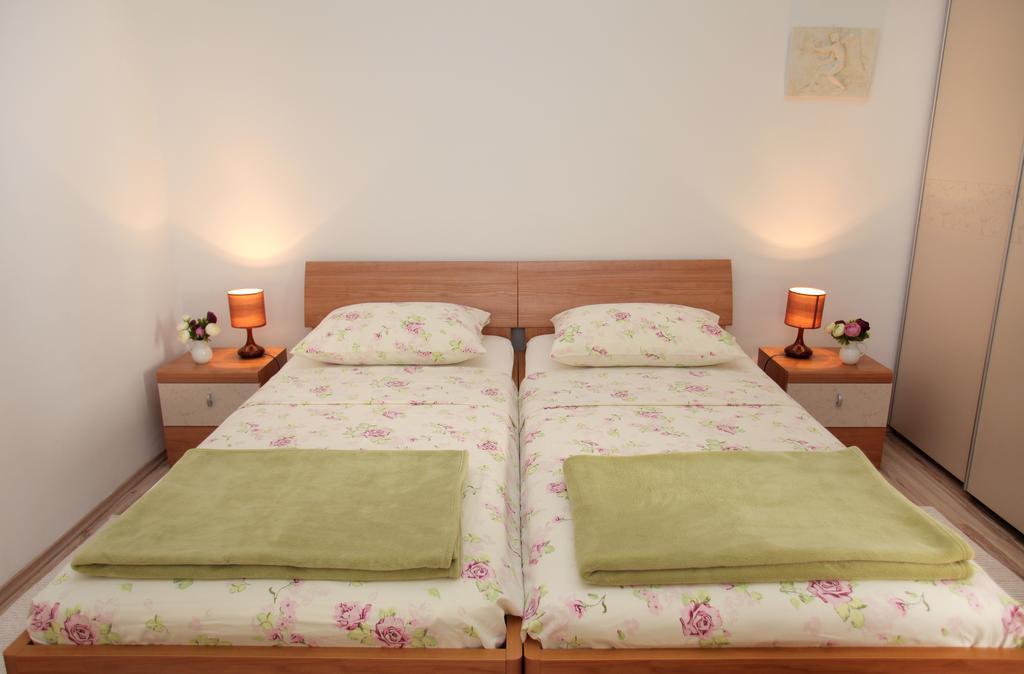 Room Mira Trogir Kültér fotó