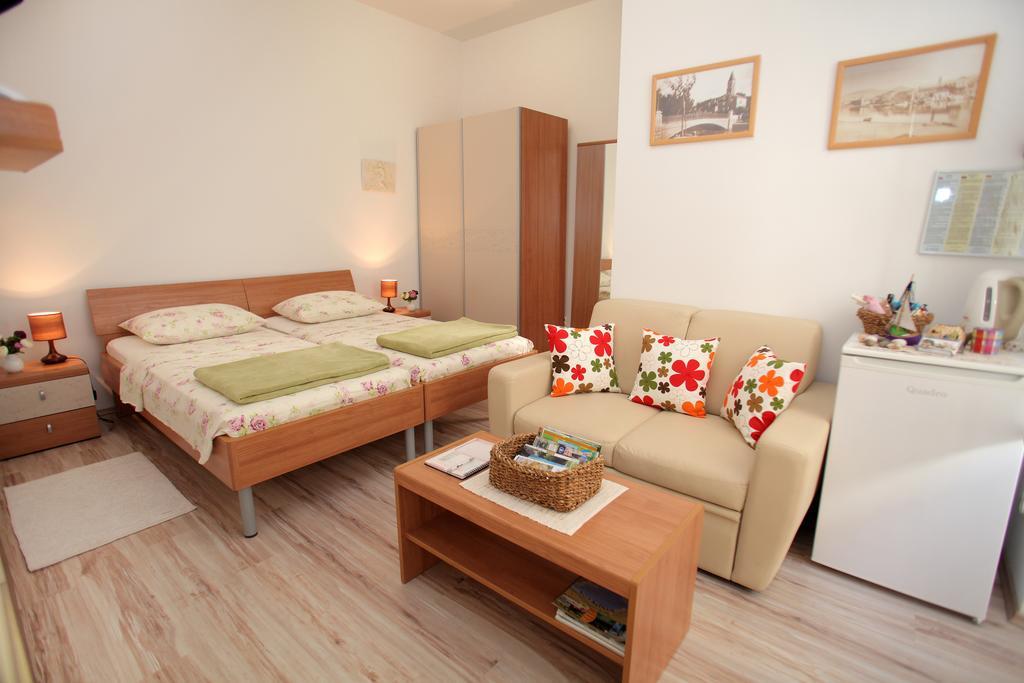 Room Mira Trogir Kültér fotó